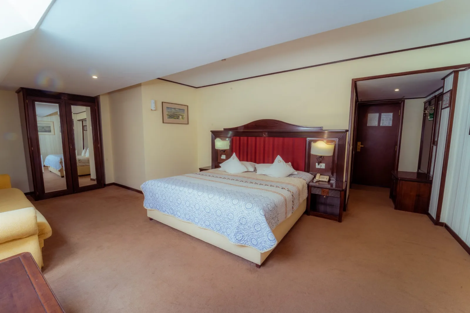 Junior Suite — Hotel Perla, Slănic-Moldova, Bacău