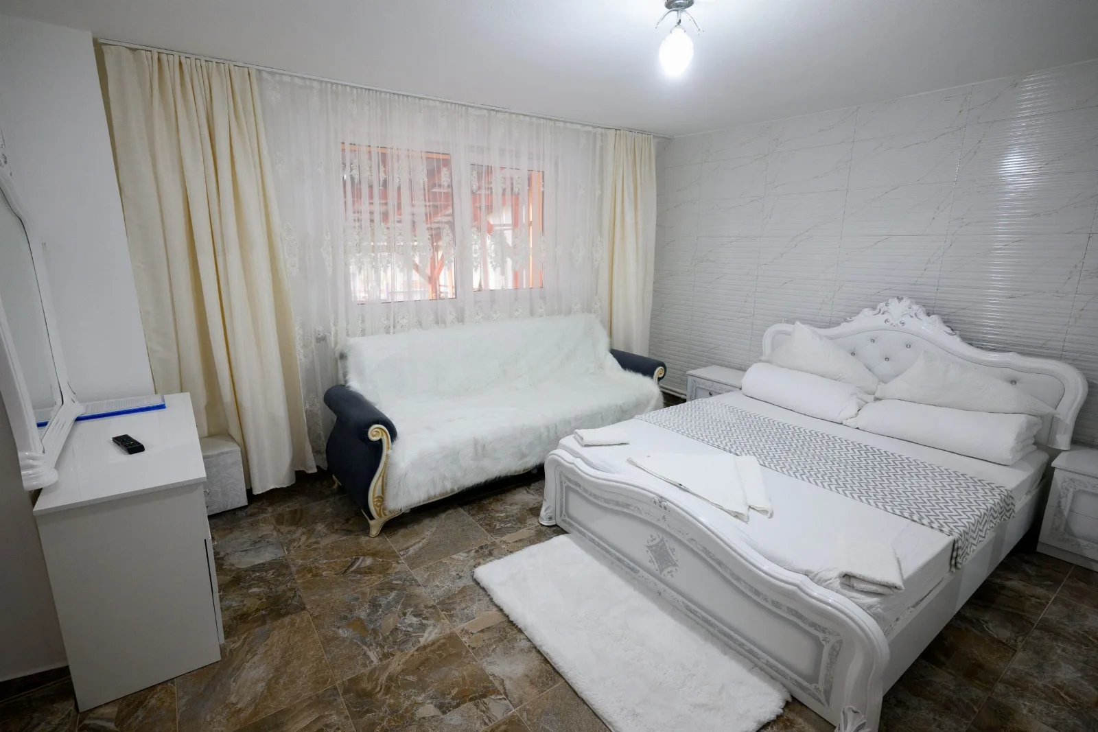 Cameră dublă de lux cu balcon — Larisa, Ocna Șugatag, Maramureș
