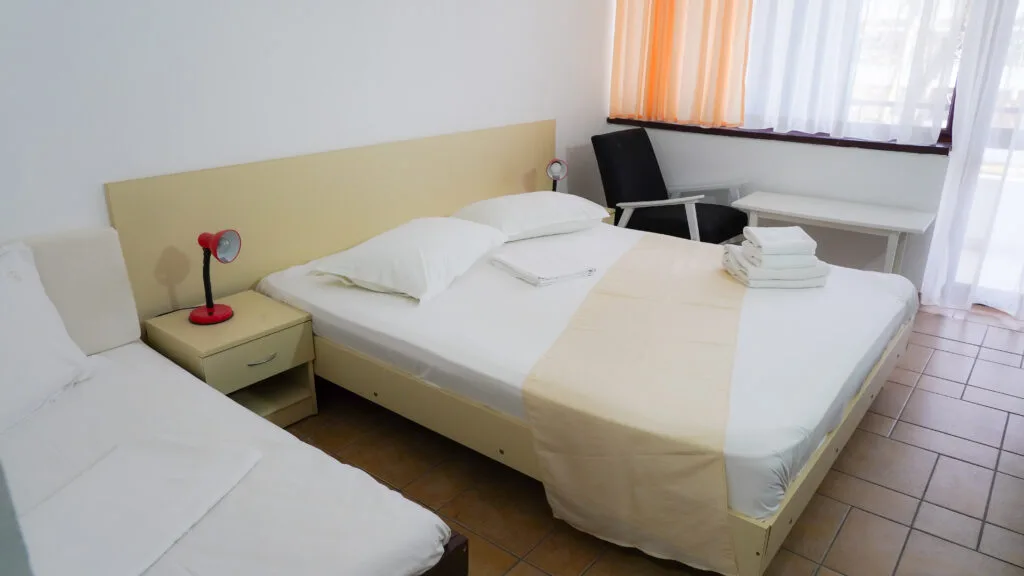 Camera dublă fără balcon — Callatis, Neptun, Constanța