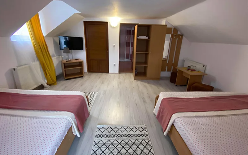 Cameră dublă matrimonială — Florina, Poiana Mărului, Caraș-Severin