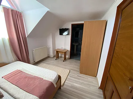 Cameră triplă — Florina, Poiana Mărului, Caraș-Severin