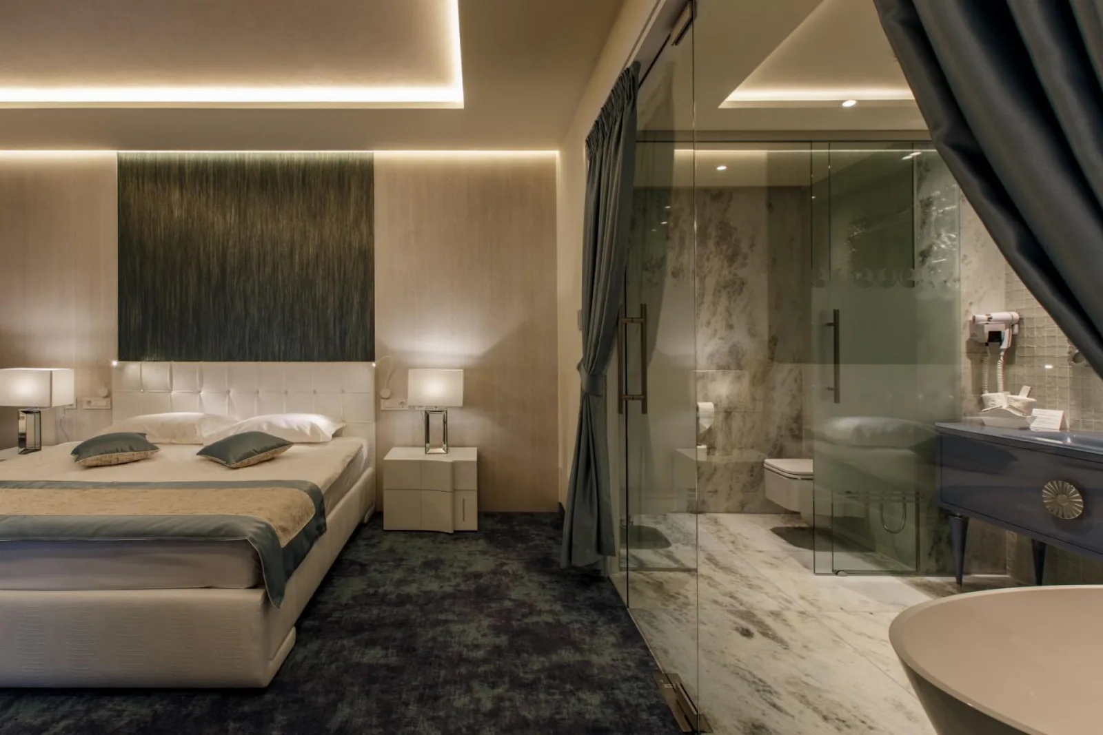 Sky Senior Suite — Opera, Mamaia Nord, Constanța
