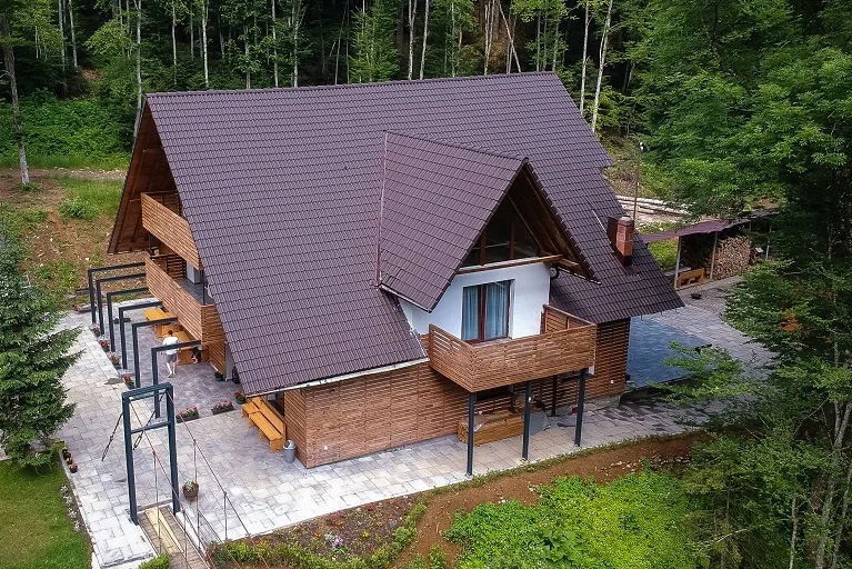 Anna Charisma Chalet