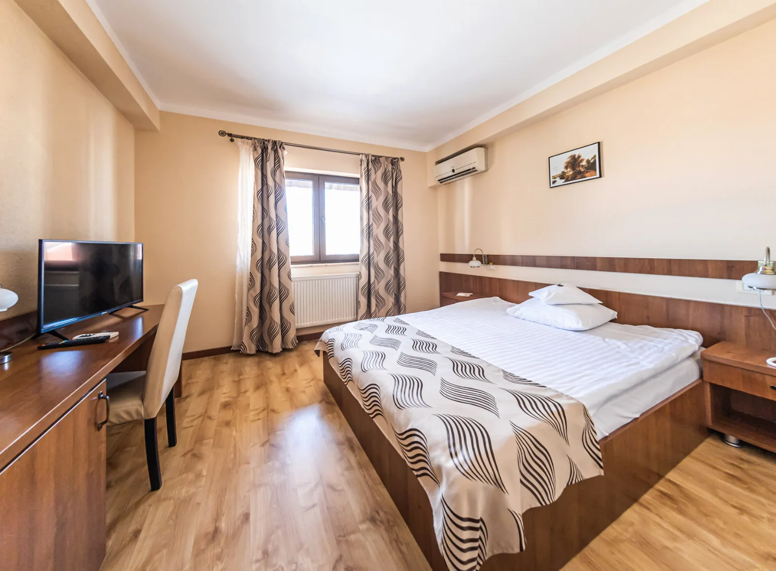 Crisana Hotel