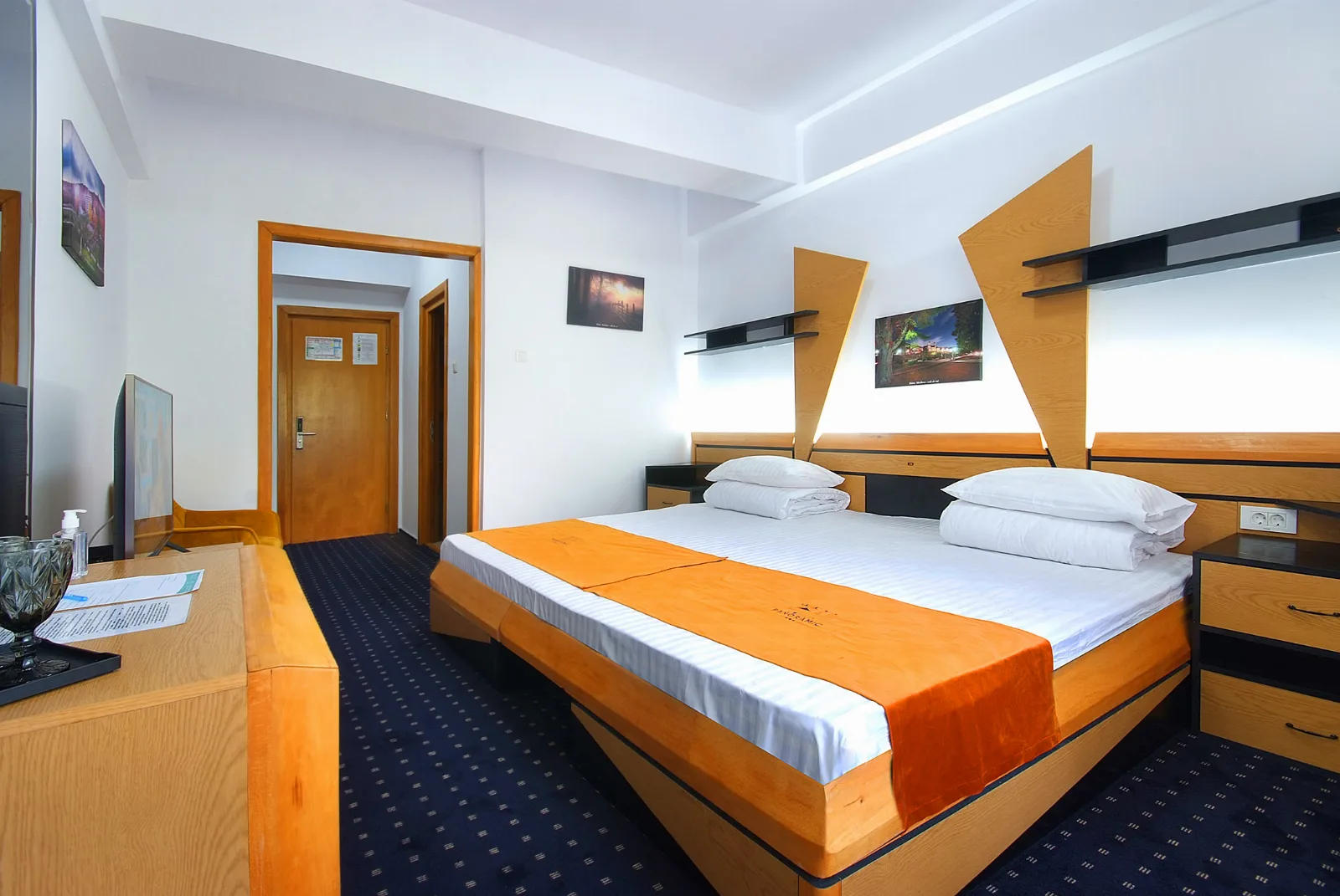 Cameră Dublă Matrimonială pat king size — Complex Panoramic, Slănic-Moldova, Bacău