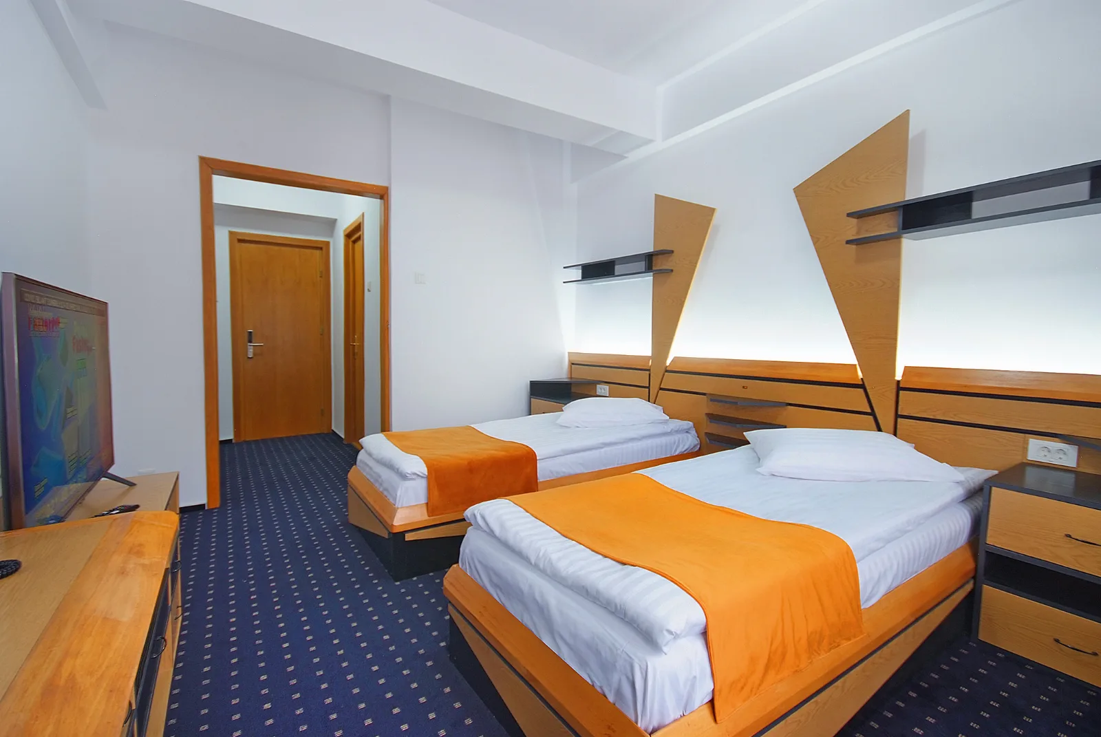 Cameră Dublă/Twin Bed regim Single — Complex Panoramic, Slănic-Moldova, Bacău