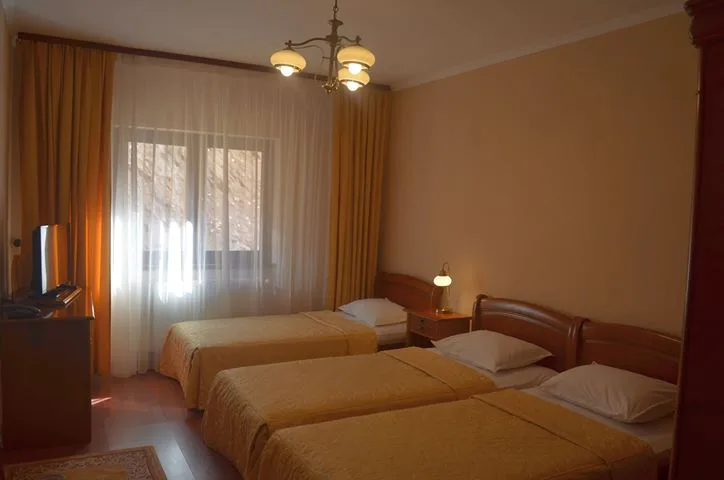 Camera tripla — Măgura, Baia Mare, Maramureș