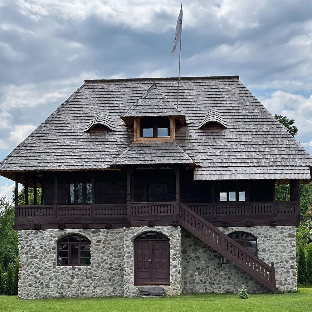 La 4 Daci-Casa Vânătorului