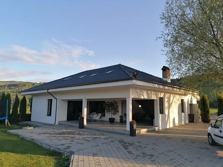 Casa De Pe Balta