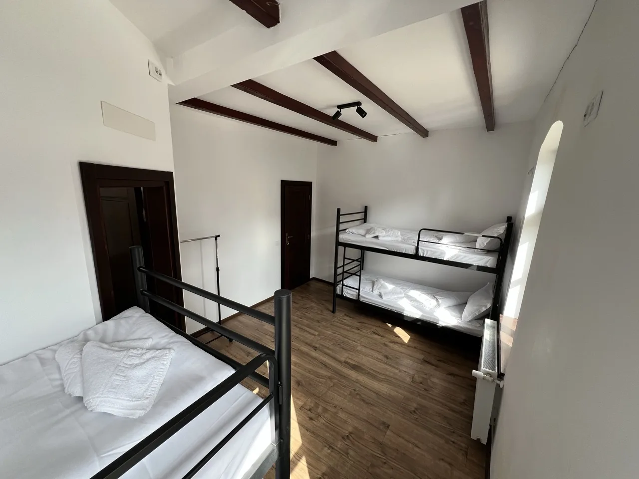 Camera 2 — Omul Verde, Richiș, Sibiu