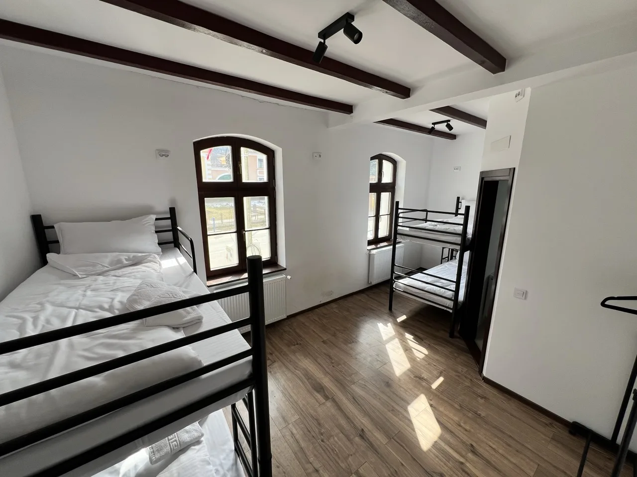 Camera 1 — Omul Verde, Richiș, Sibiu