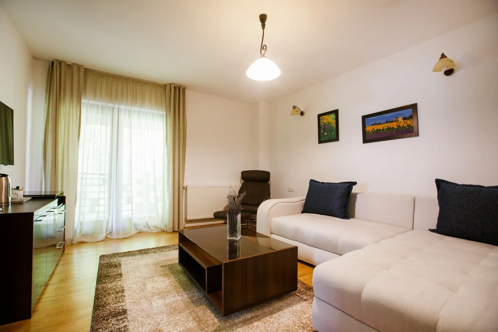 Apartament cu balcon — Cetatuia Hotel & Restaurant, Vernești, Buzău