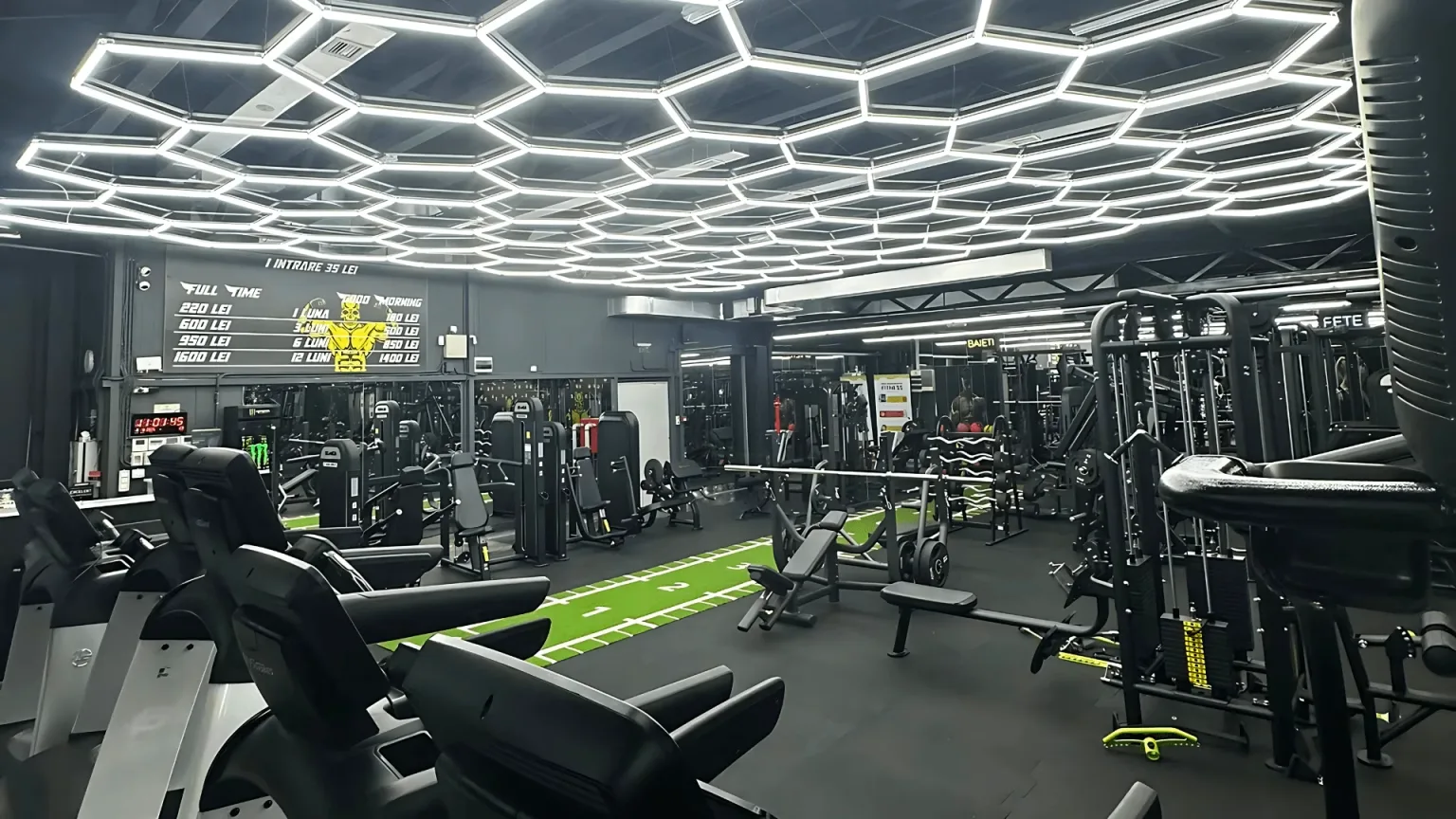 Uni Sports Margeanului — Silviu Apartment, București Sectorul 5, București