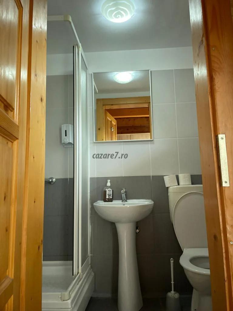 Camera tripla — Casa Kartier, Călimănești, Vâlcea
