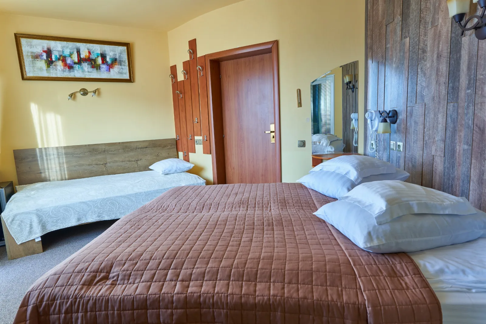 Camera Junior Suite — Four Seasons, Băița, Bihor