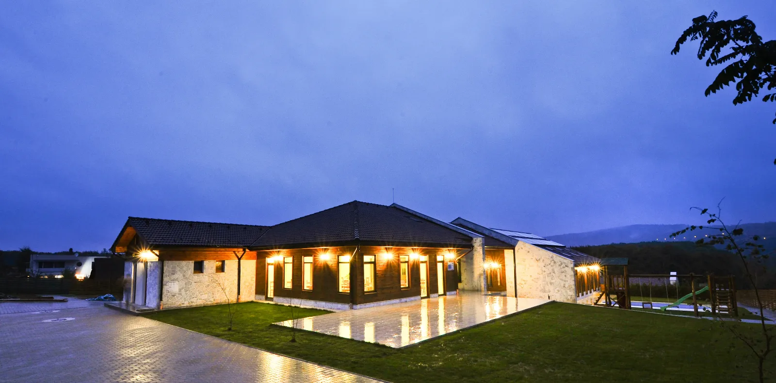 Casa Dinainte