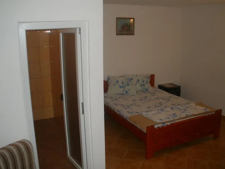 camera double cu vedere in curte — Casa Dora, Costinești, Constanța