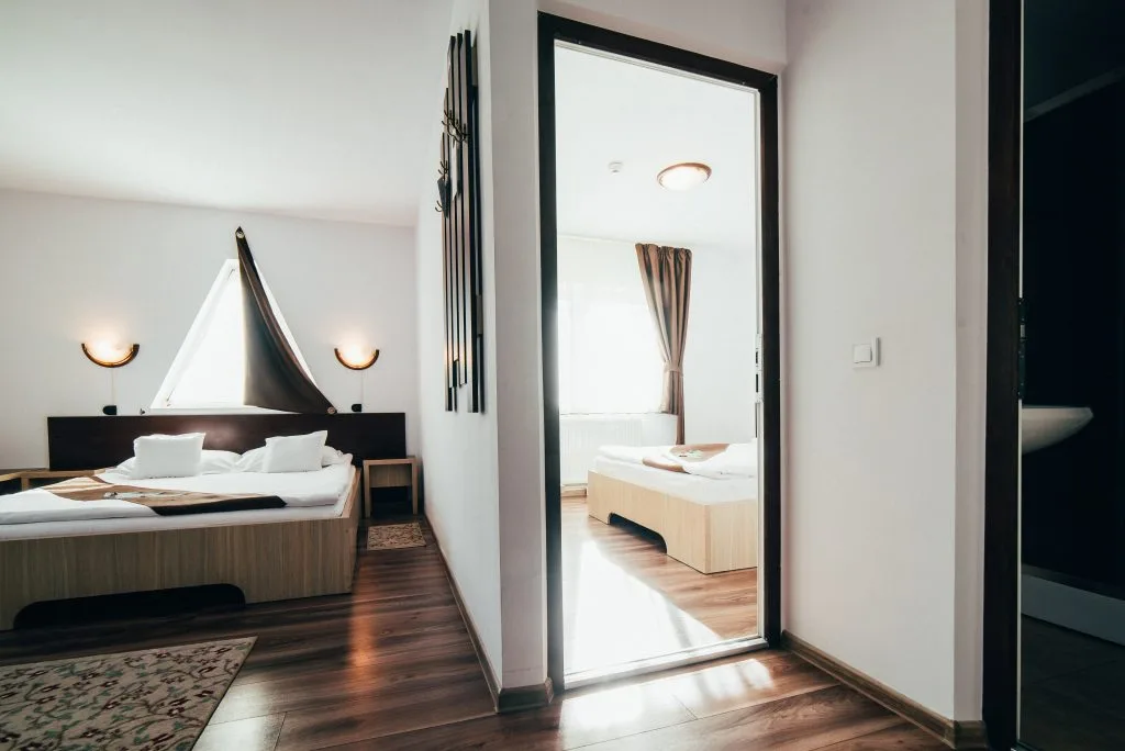 Cameră dublă matrimonială — Casa Bradul Voroneț, Voroneț, Suceava