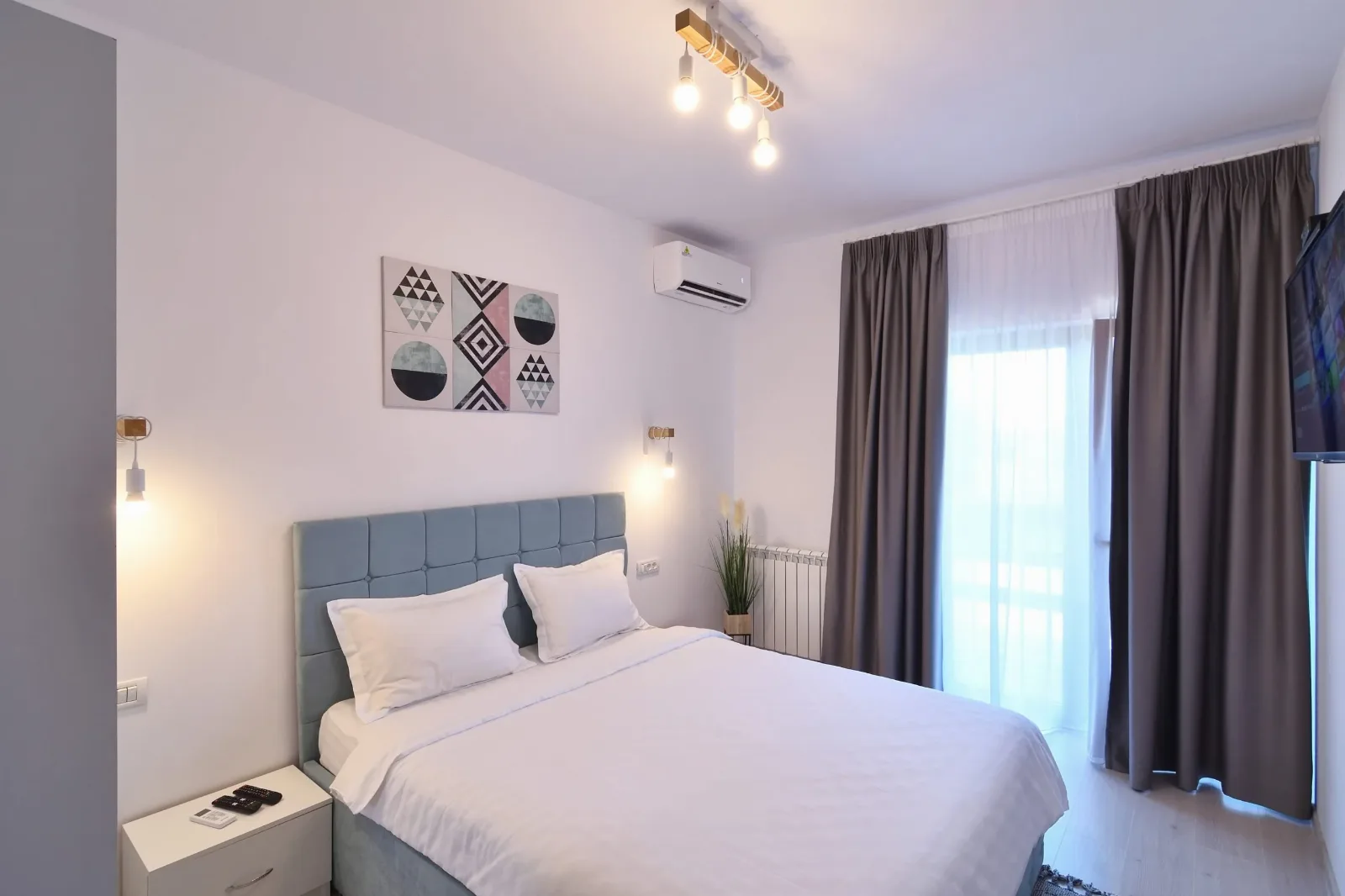 Camera 4 — Eden Uzlina, Uzlina, Tulcea