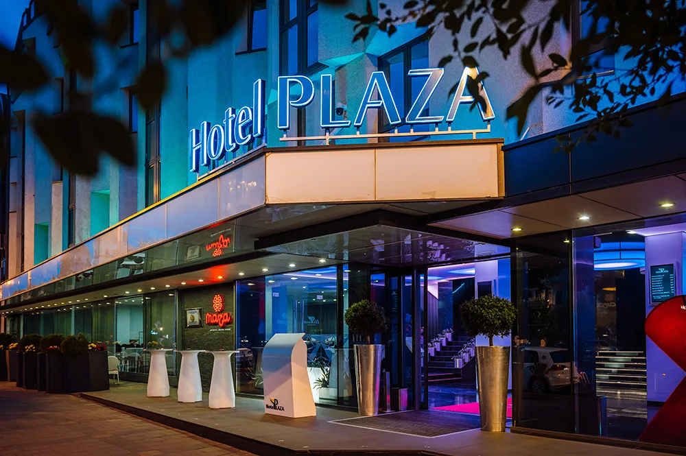 Plaza V