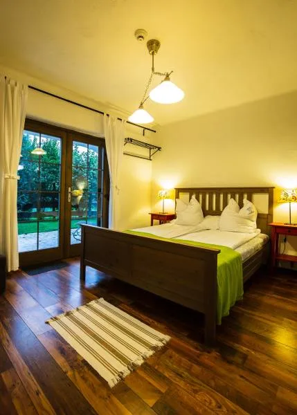 Camera dublă la parter, cu ieșire în grădină — Casa Barolo, Vlaha, Cluj