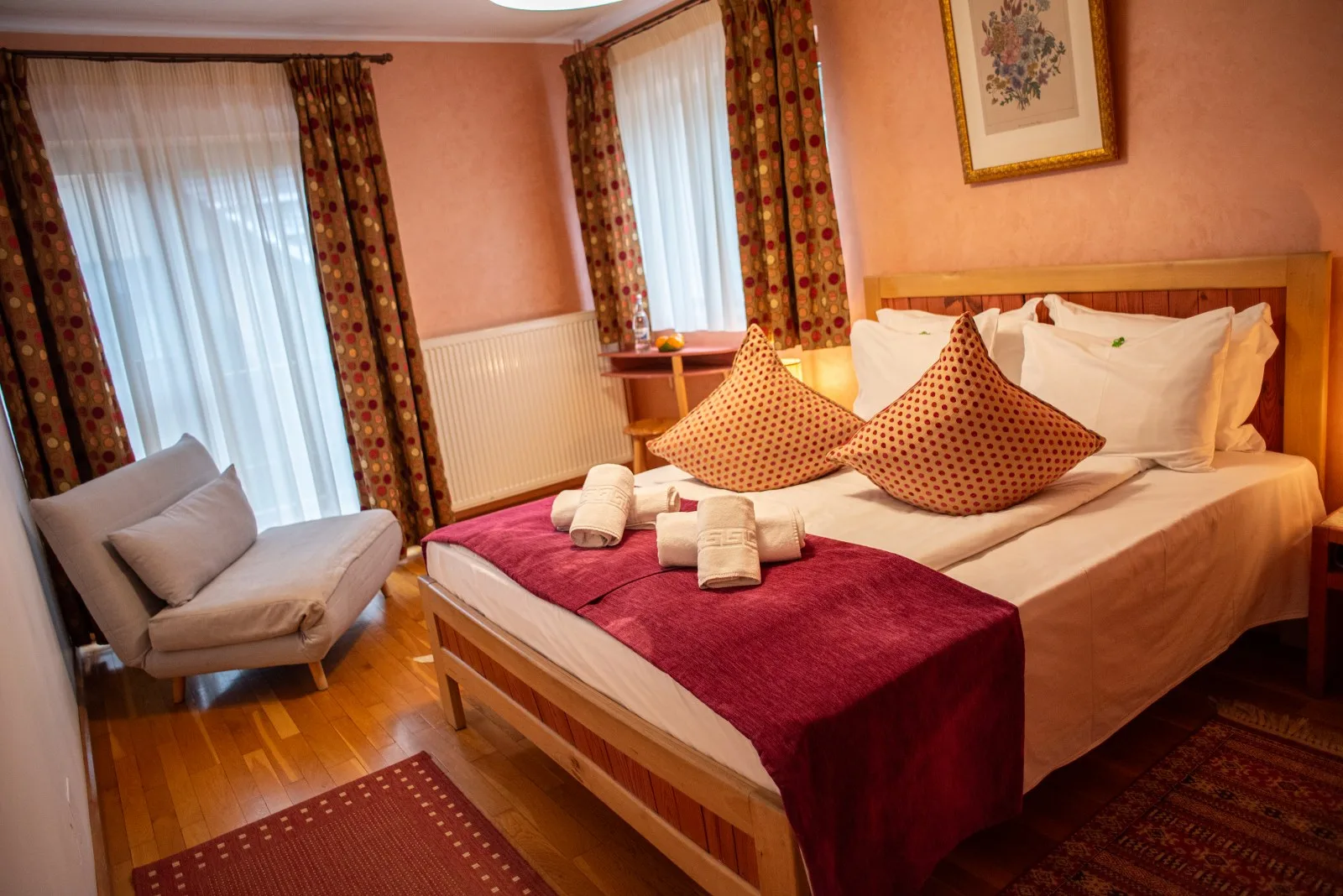 Camera Queen cu balcon — Villa Ermitage Busteni, Bușteni, Prahova