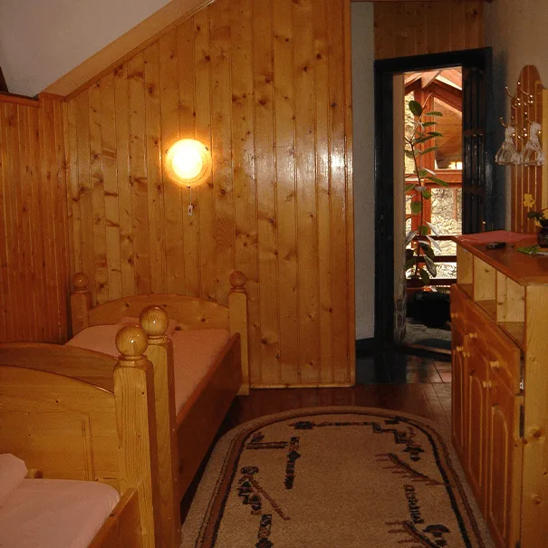 Camera Roz — Rem's, Râșnov, Brașov
