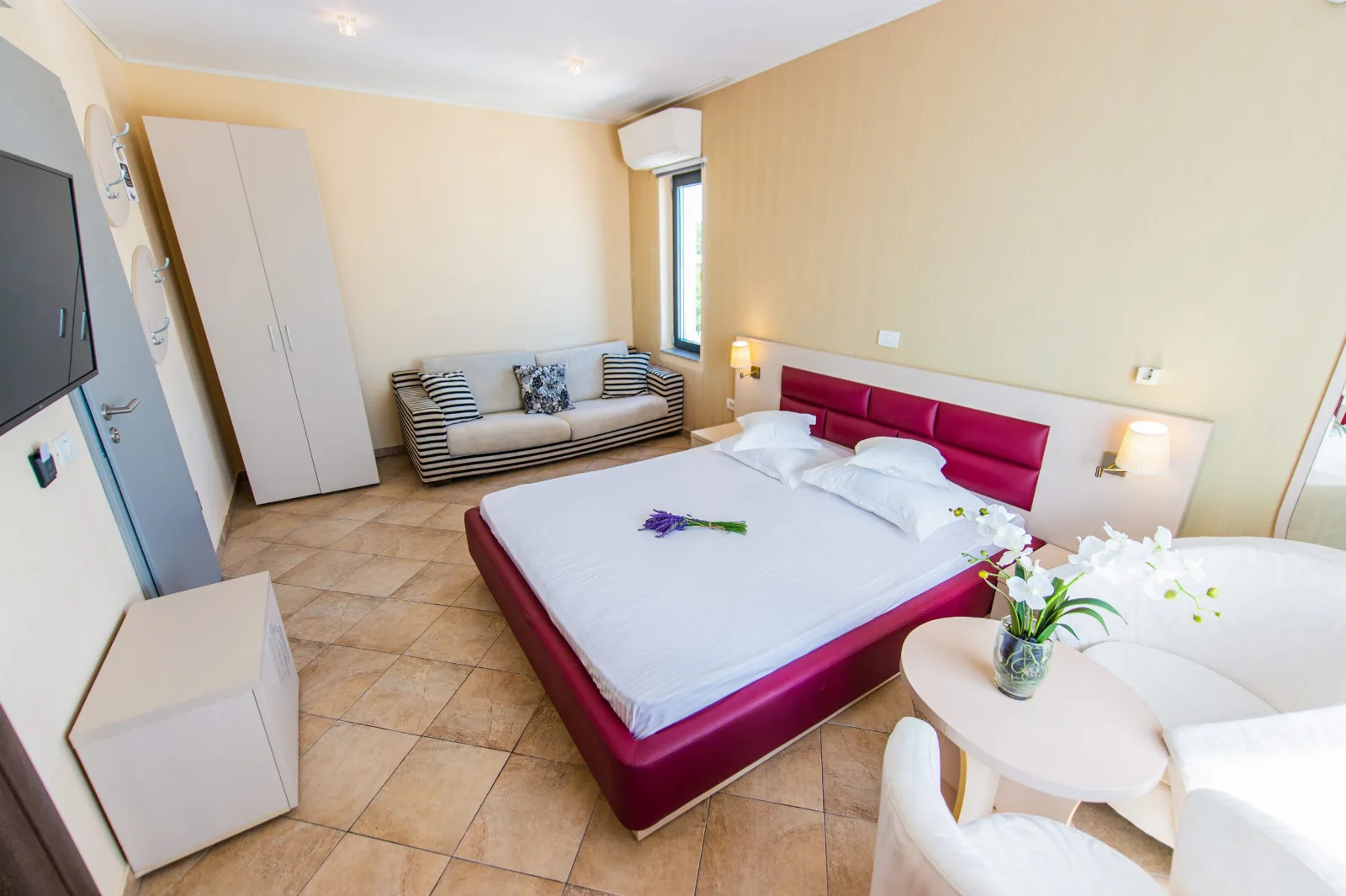 Cameră triplă luxury — Prestige, Mamaia, Constanța
