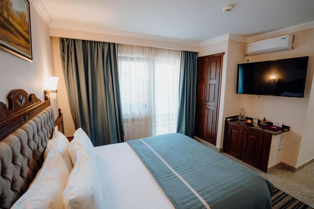 Cameră dublă standard fără balcon — Pensiunea Eden, Săcălușești, Neamț
