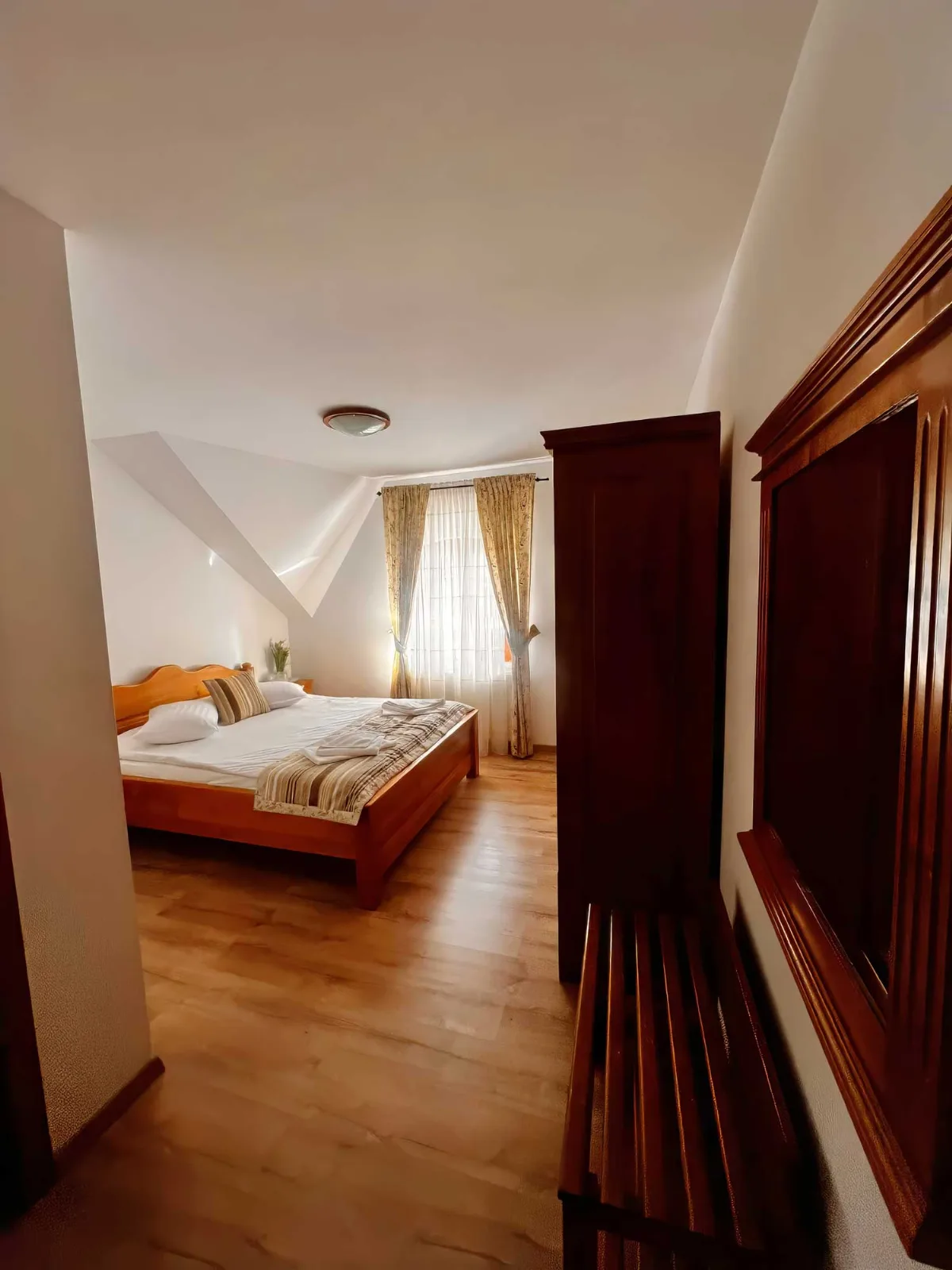 Camera Dubla Mansarda — Popasul Craiului, Zărnești, Brașov
