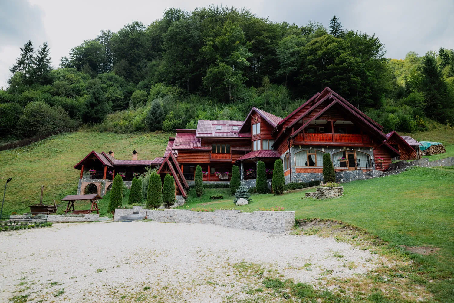 Cabana Mare — Pietrele Albe, Rucăr, Argeș