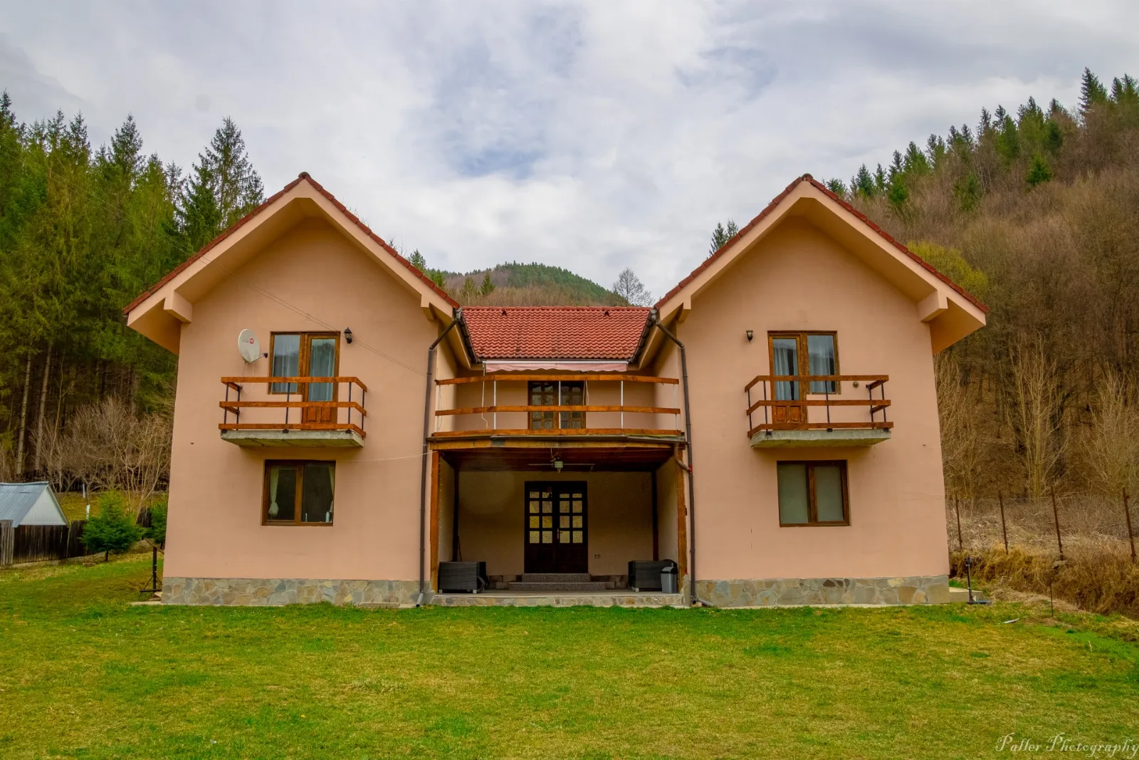 Casa Apusul Munților