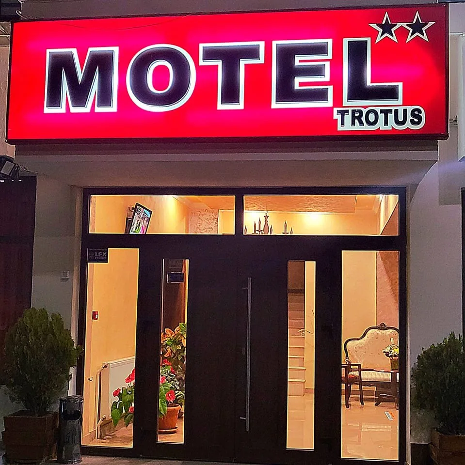 Motel ADJUD