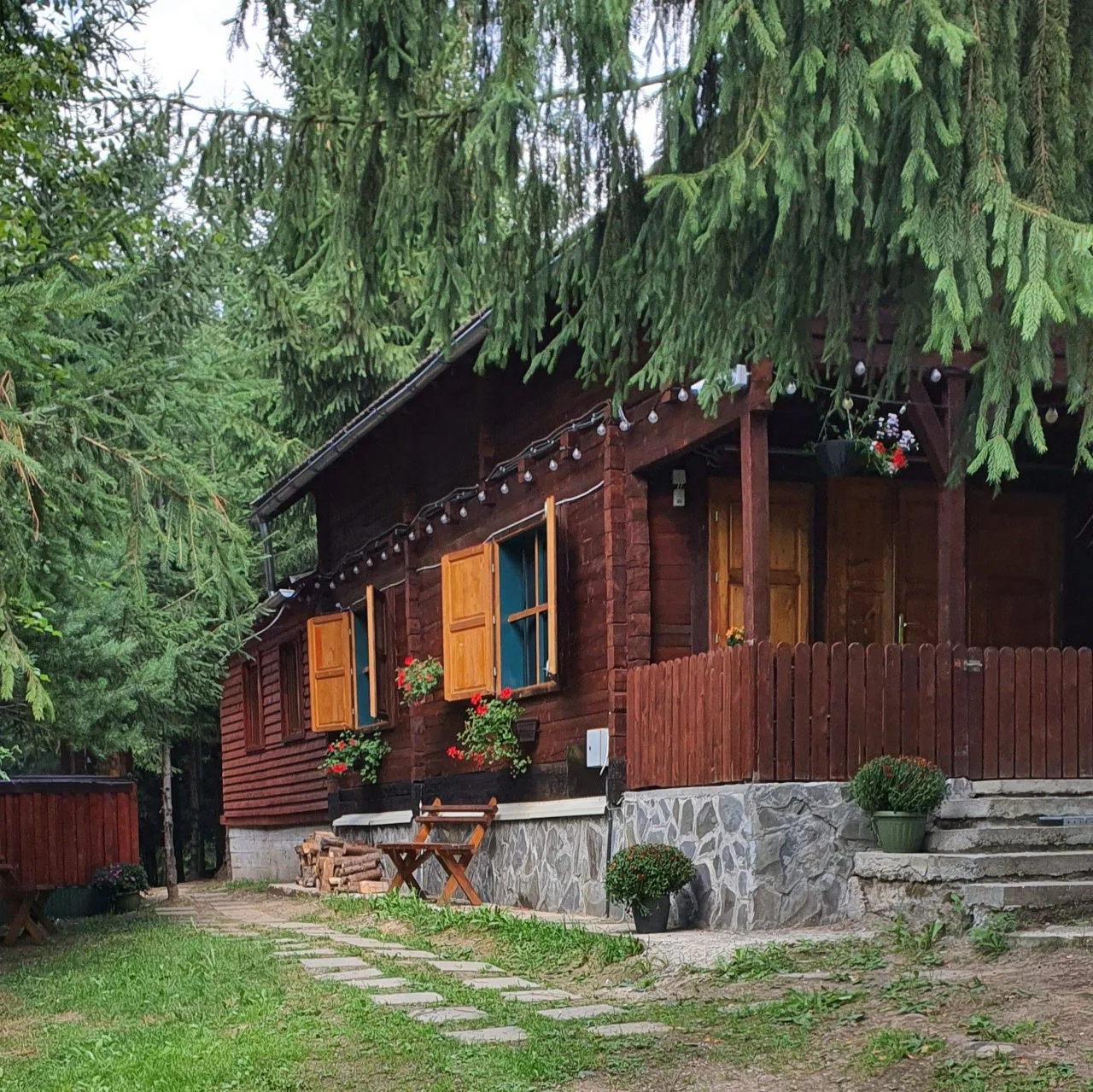 Casa Dintre Brazi - Comandău, CV
