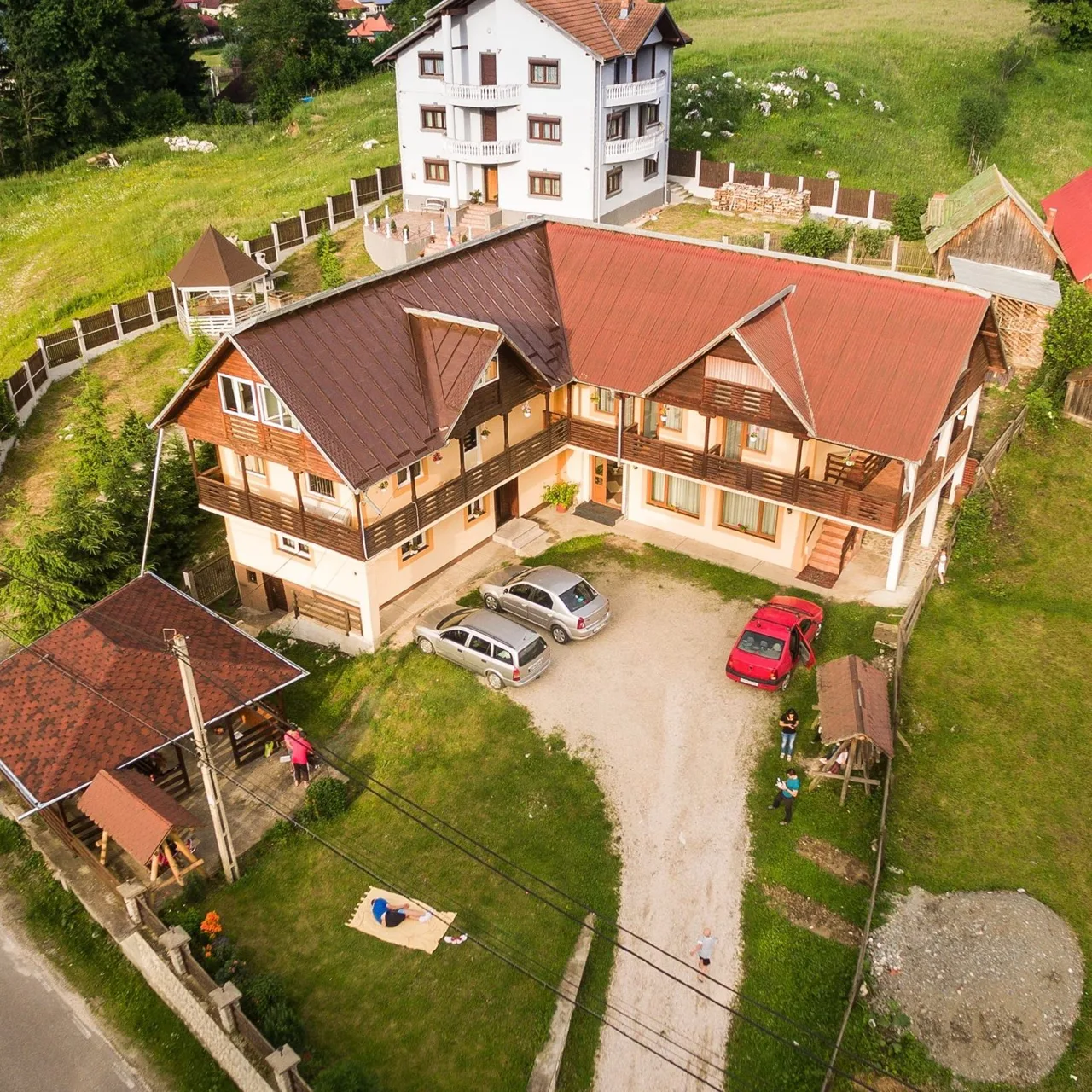 Pensiunea Larisa