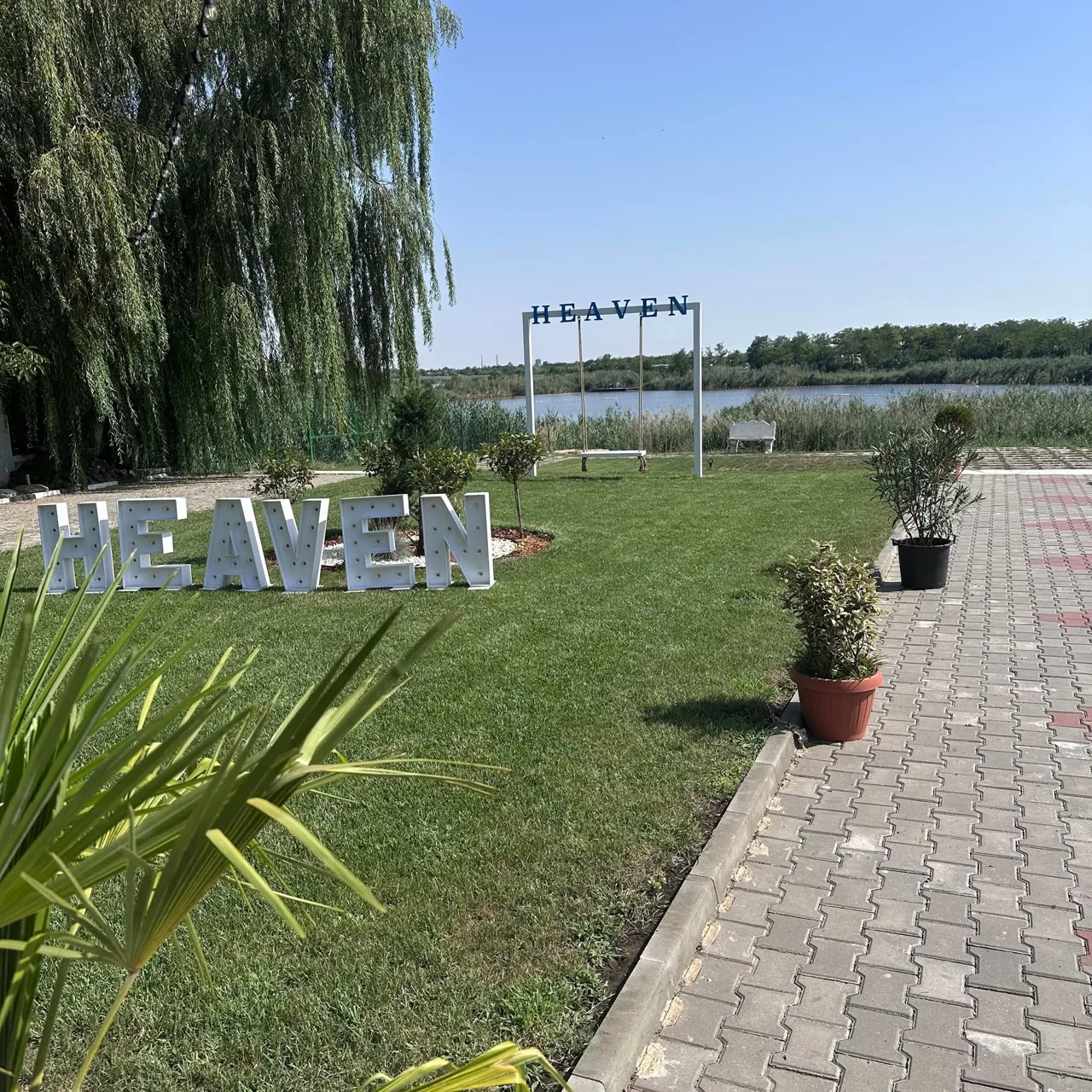 Heaven Restaurant&Hotel