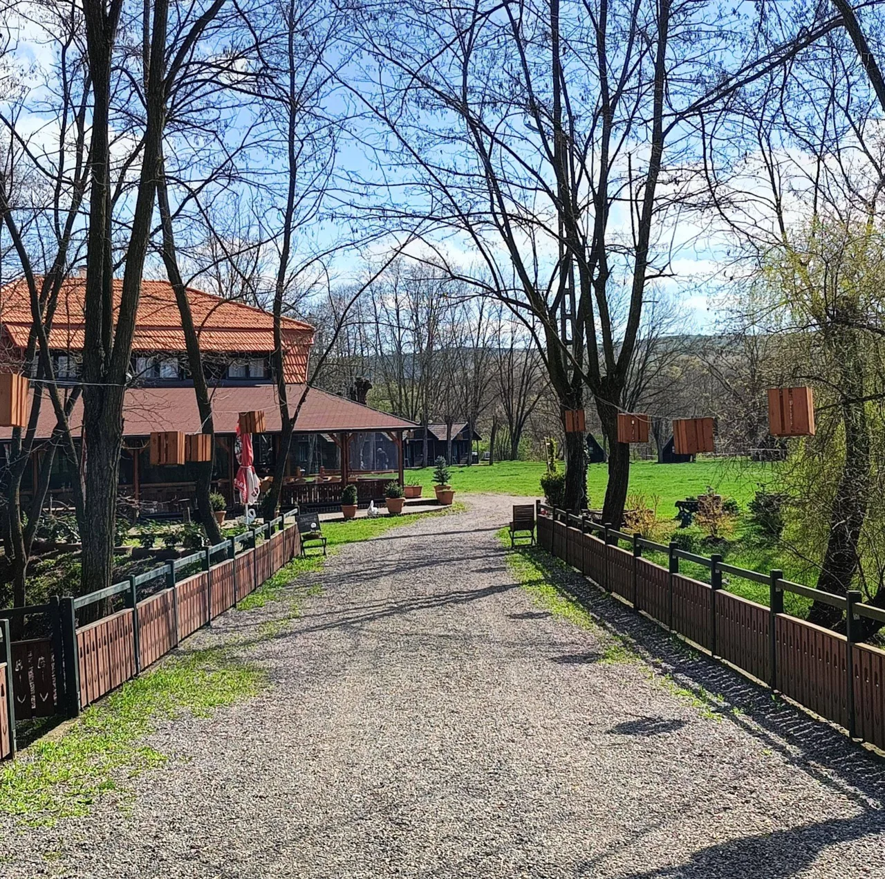 Lovasfogadó vendégház és kemping