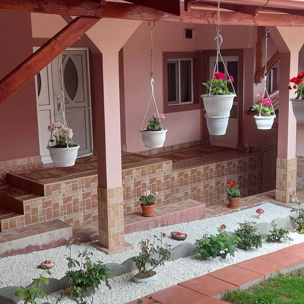 Casa Linistita Paltineni ☆☆