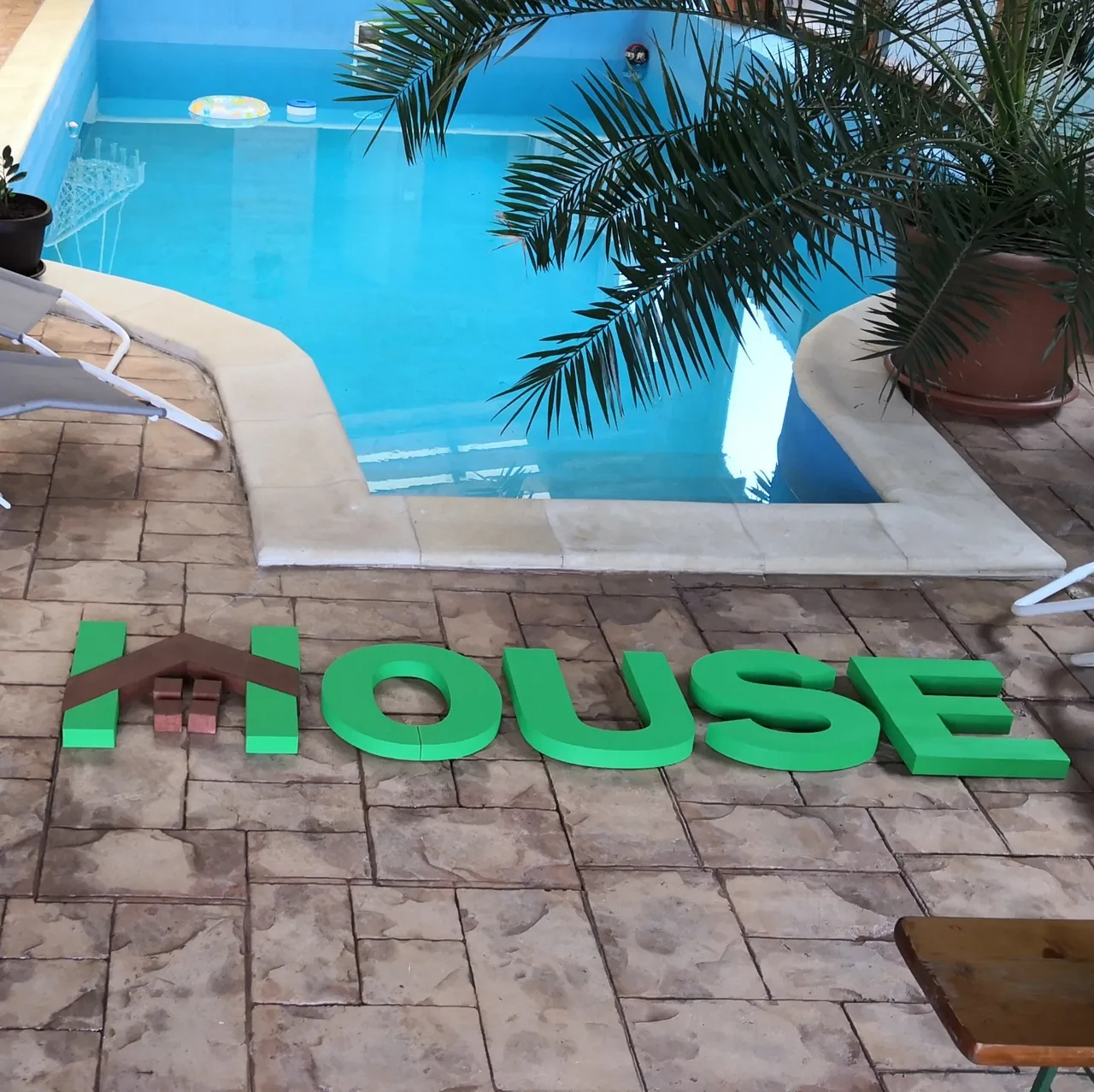 DNT HOUSE