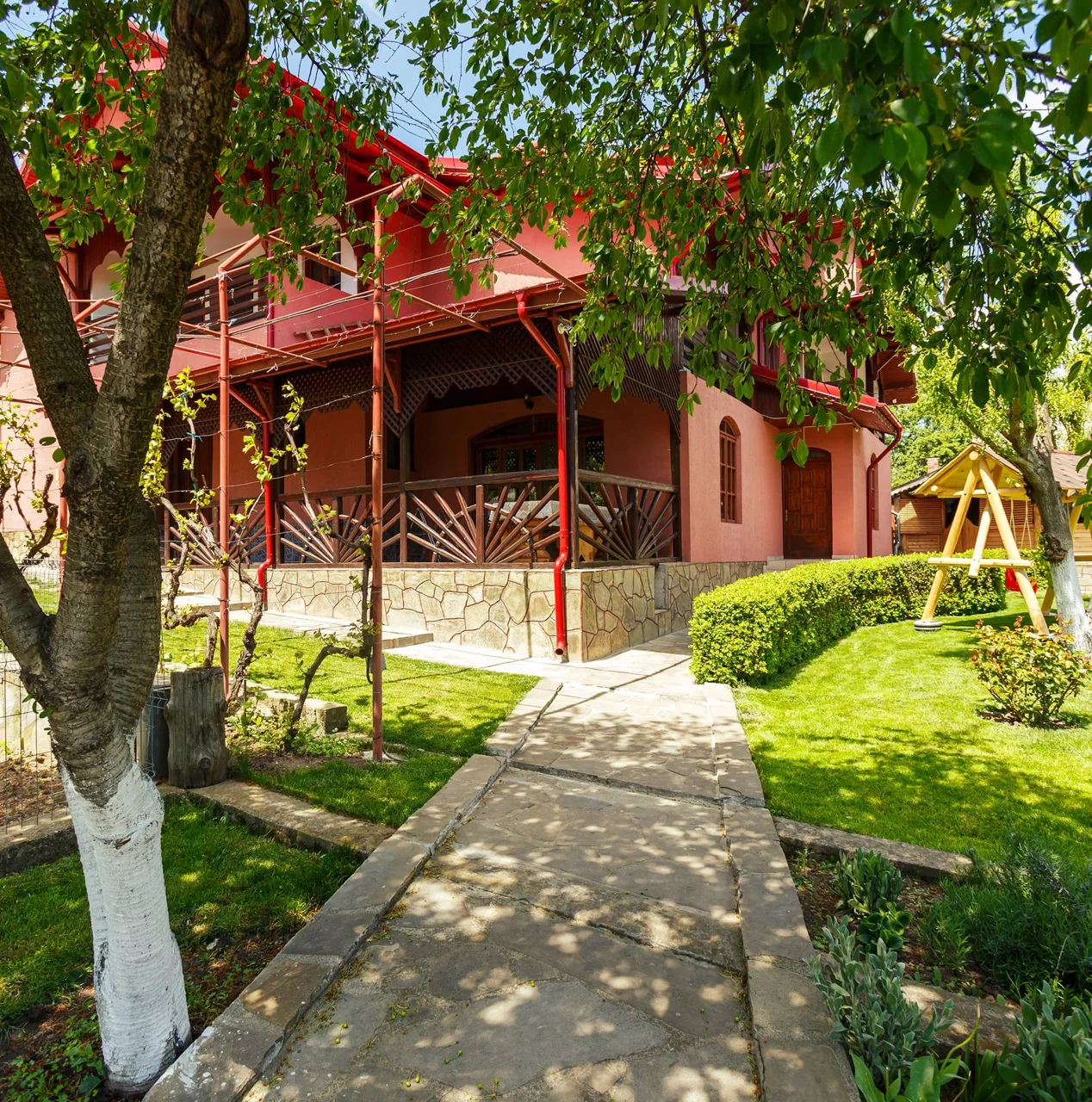 Casa dintre munti Karina