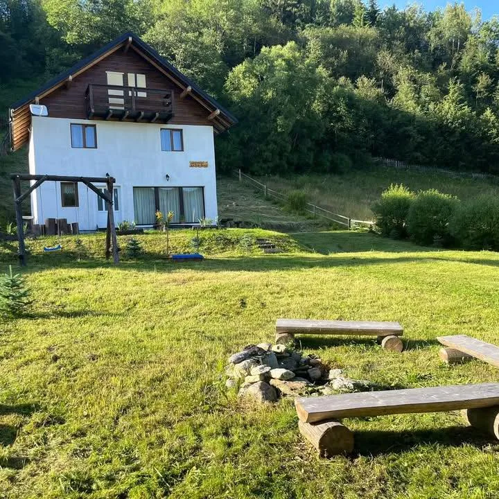 Cabana "La Trei Brazi Carlibaba"