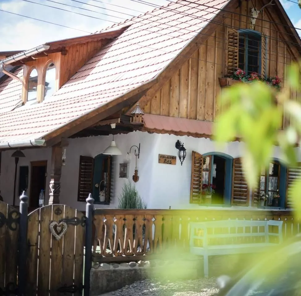 Farkastanya